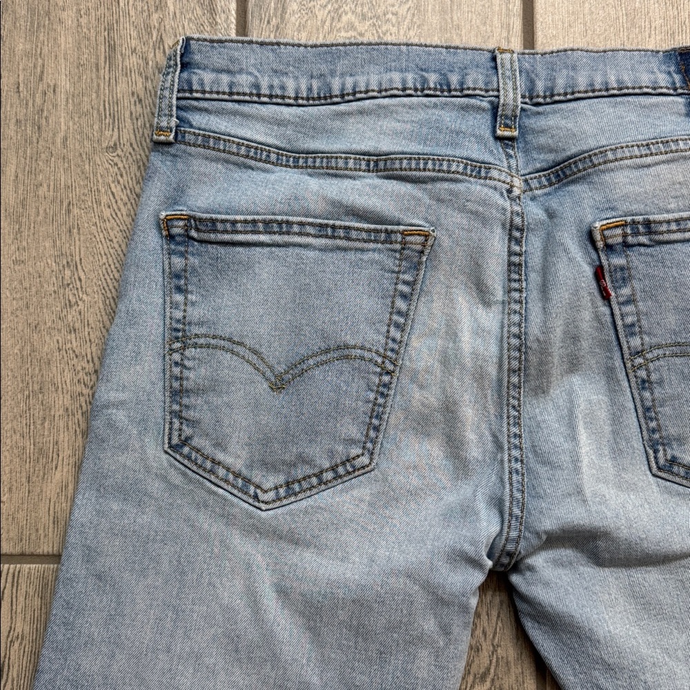 Levi’s 512 Slim Taper Mens Jeans 34 x 32 Light Wash - Picture 8 of 10